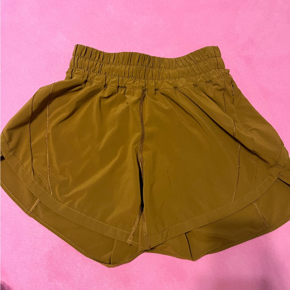 Lululemon track that 5 inch size 4